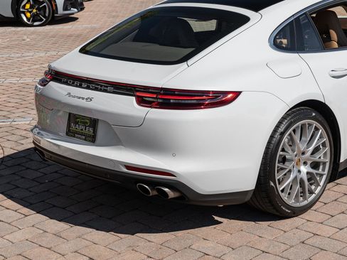 Used 2018 Porsche Panamera 4S image 19