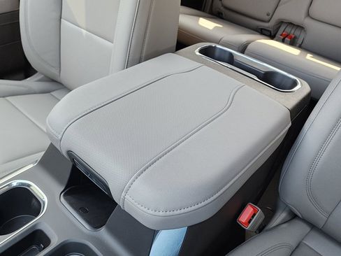 New 2026 GMC Sierra 1500 SLT w/ SLT Premium Plus Package image 31