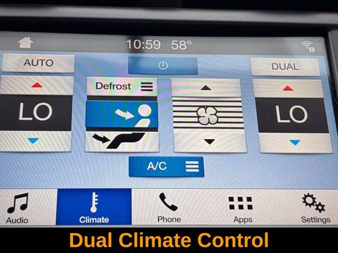 Used 2018 Ford Fusion SE w/ Fusion SE Technology Package FWD image 15