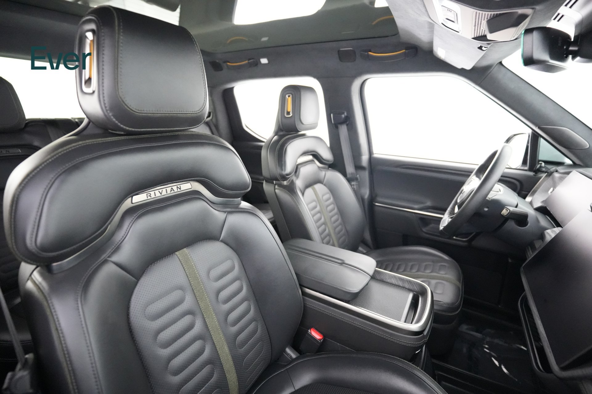 Used 2024 Rivian R1T Adventure Dual AWD/4WD image 23
