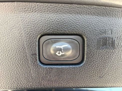 Used 2022 Ford Edge Titanium image 11