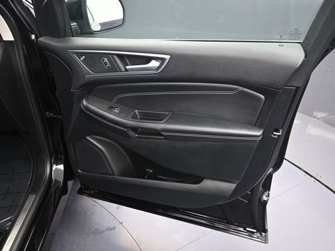 Used 2024 Ford Edge Titanium image 37