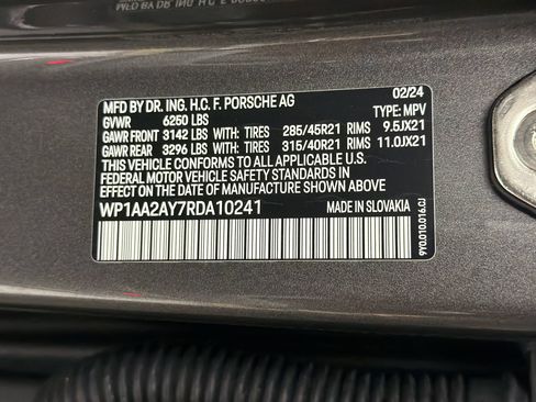 Certified 2024 Porsche Cayenne AWD/4WD image 21