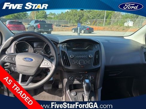Used 2015 Ford Focus SE FWD image 12