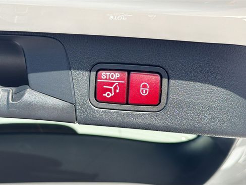 Used 2023 Mercedes-Benz GLB 250 image 14