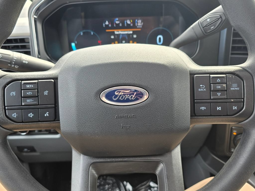 New 2026 Ford F350 XLT w/ XLT Premium Package AWD/4WD image 19
