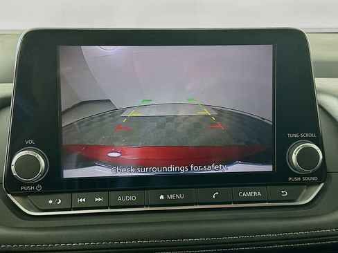 Used 2025 Nissan Rogue S image 13