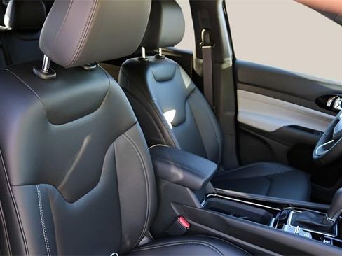 New 2026 Jeep Compass Limited image 19