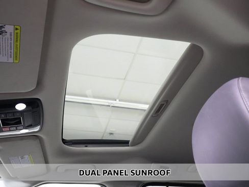 Used 2024 Kia Carnival SX Prestige FWD image 4