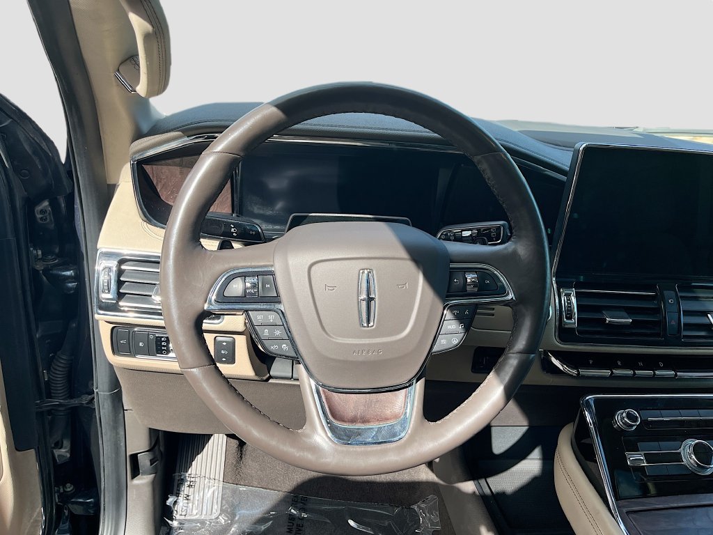 Used 2022 Lincoln Navigator L Reserve AWD/4WD image 11