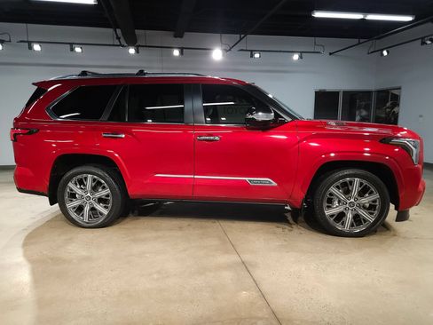 Used 2024 Toyota Sequoia Capstone AWD/4WD image 8