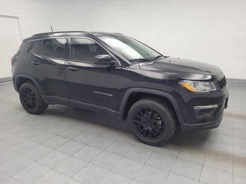 Used 2018 Jeep Compass Latitude w/ Cold Weather Group AWD/4WD image 11