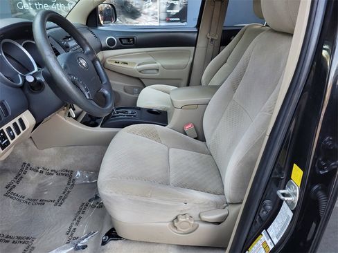 Used 2011 Toyota Tacoma PreRunner image 15