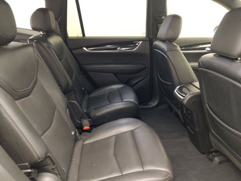 Used 2020 Cadillac XT6 Premium Luxury FWD image 19