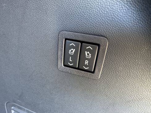 Used 2021 Buick Enclave Premium w/ Sun and Sites Package image 29