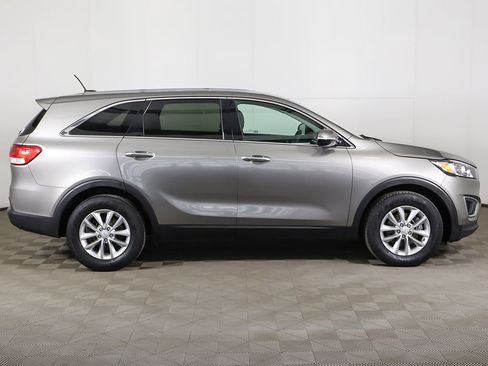 Used 2016 Kia Sorento L FWD image 13