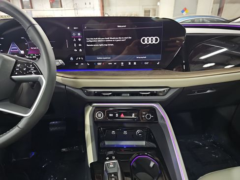 Used 2025 Audi Q5 Premium AWD/4WD image 22