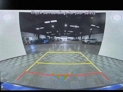 Used 2025 Hyundai Elantra SEL image 18