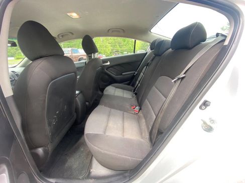 Used 2018 Kia Forte LX image 13