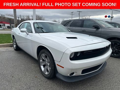 Used 2021 Dodge Challenger SXT RWD image 2
