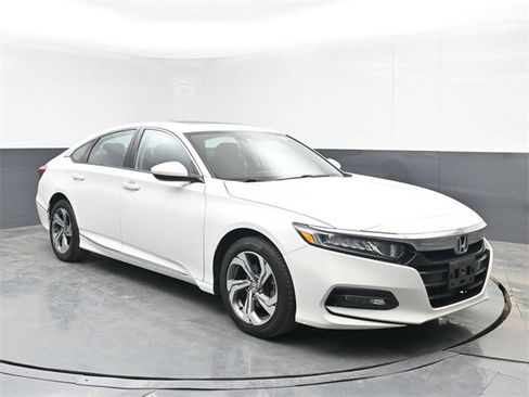 Used 2018 Honda Accord EX image 4