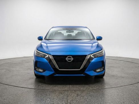 Used 2025 Nissan Sentra SV image 2