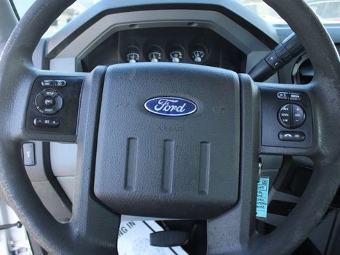 Used 2016 Ford F250 XL w/ Power Equipment Group image 19
