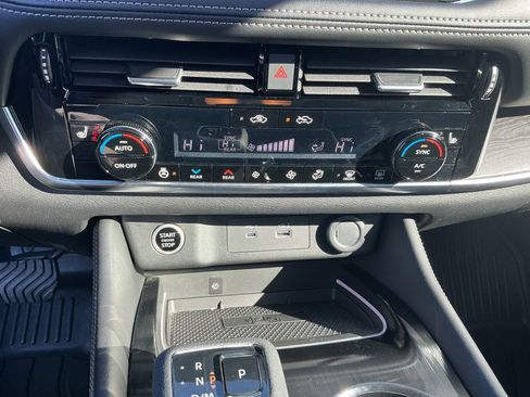 Certified 2021 Nissan Rogue Platinum image 19