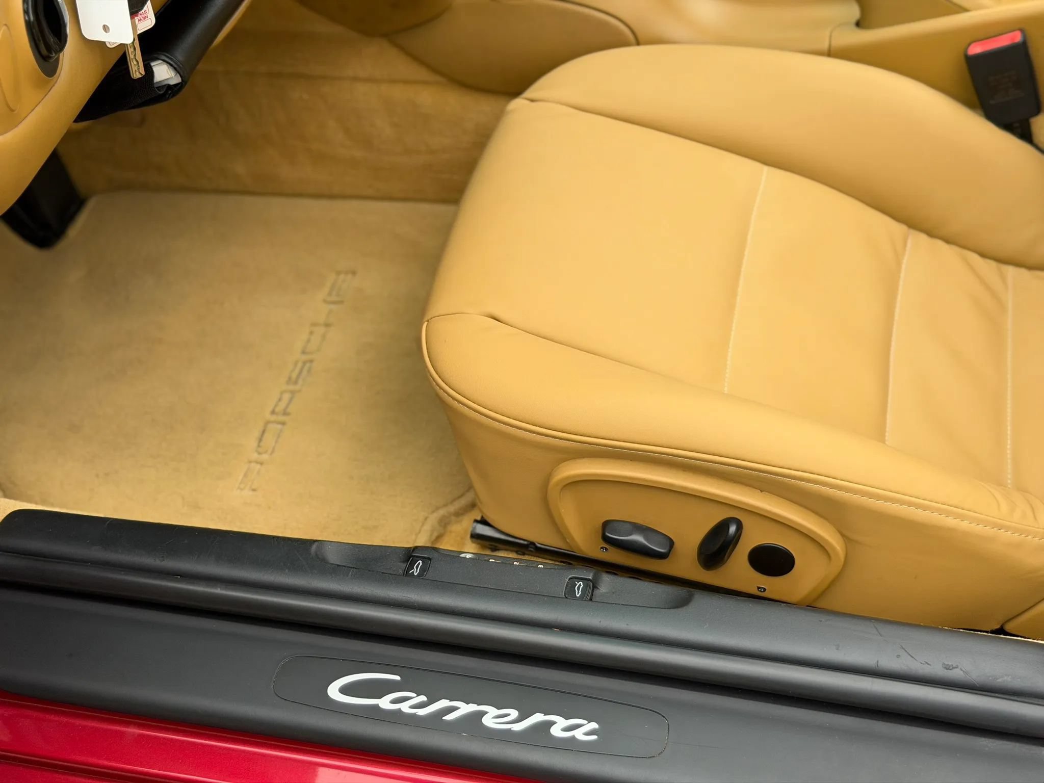 Used 2001 Porsche 911 Cabriolet image 34