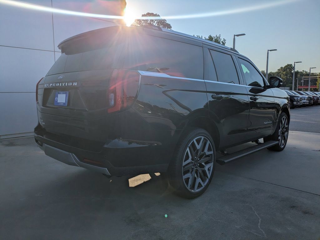 New 2026 Ford Expedition Platinum w/ Platinum Ultimate Package AWD/4WD image 4