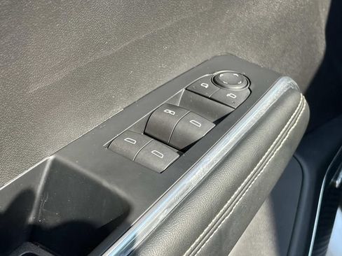 Used 2024 GMC Acadia Elevation FWD image 31