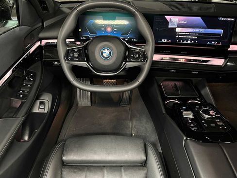 Used 2025 BMW i5 eDrive40i RWD image 44