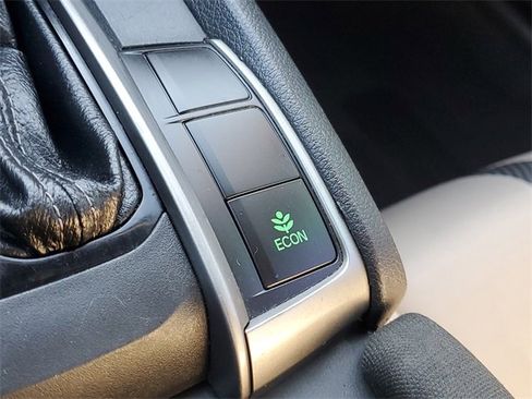 Used 2017 Honda Civic Sport image 27