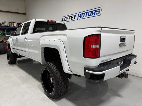 Used 2019 GMC Sierra 3500 Denali w/ Duramax Plus Package AWD/4WD image 4
