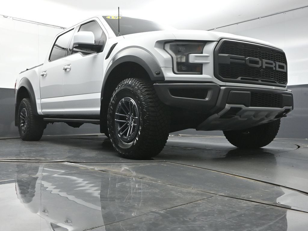 Used 2019 Ford F150 Raptor w/ Equipment Group 802A Luxury AWD/4WD image 32