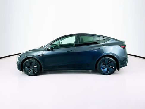 Used 2026 Tesla Model Y 2WD image 4