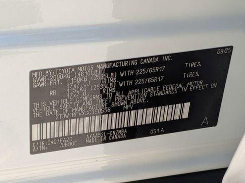 Certified 2025 Toyota RAV4 XLE FWD image 25