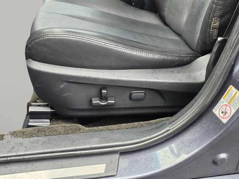 Used 2013 Subaru Legacy 3.6R Limited image 30