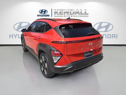 Used 2024 Hyundai Kona SEL w/ Convenience Package FWD image 4
