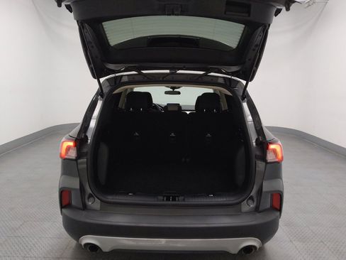 Used 2020 Ford Escape SE image 29