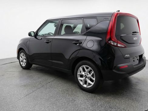 Used 2025 Kia Soul LX w/ LX Technology Package image 6