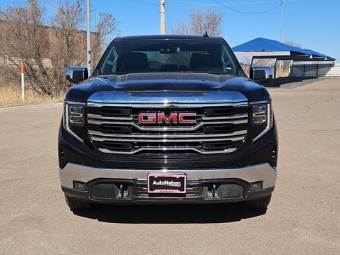 Used 2025 GMC Sierra 1500 SLT image 2