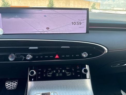 New 2026 Genesis GV70 2.5T Sport Prestige AWD/4WD image 18