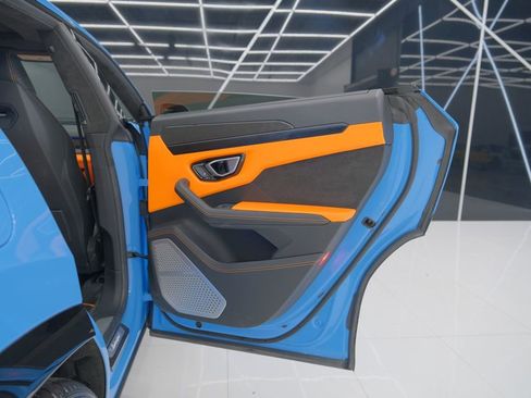 Used 2022 Lamborghini Urus image 19