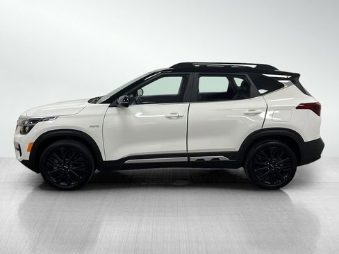 Used 2022 Kia Seltos Nightfall Edition image 3