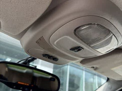 Used 2005 GMC Envoy SLT image 23