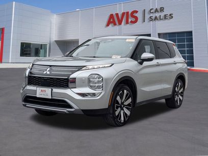 Used 2025 Mitsubishi Outlander SE