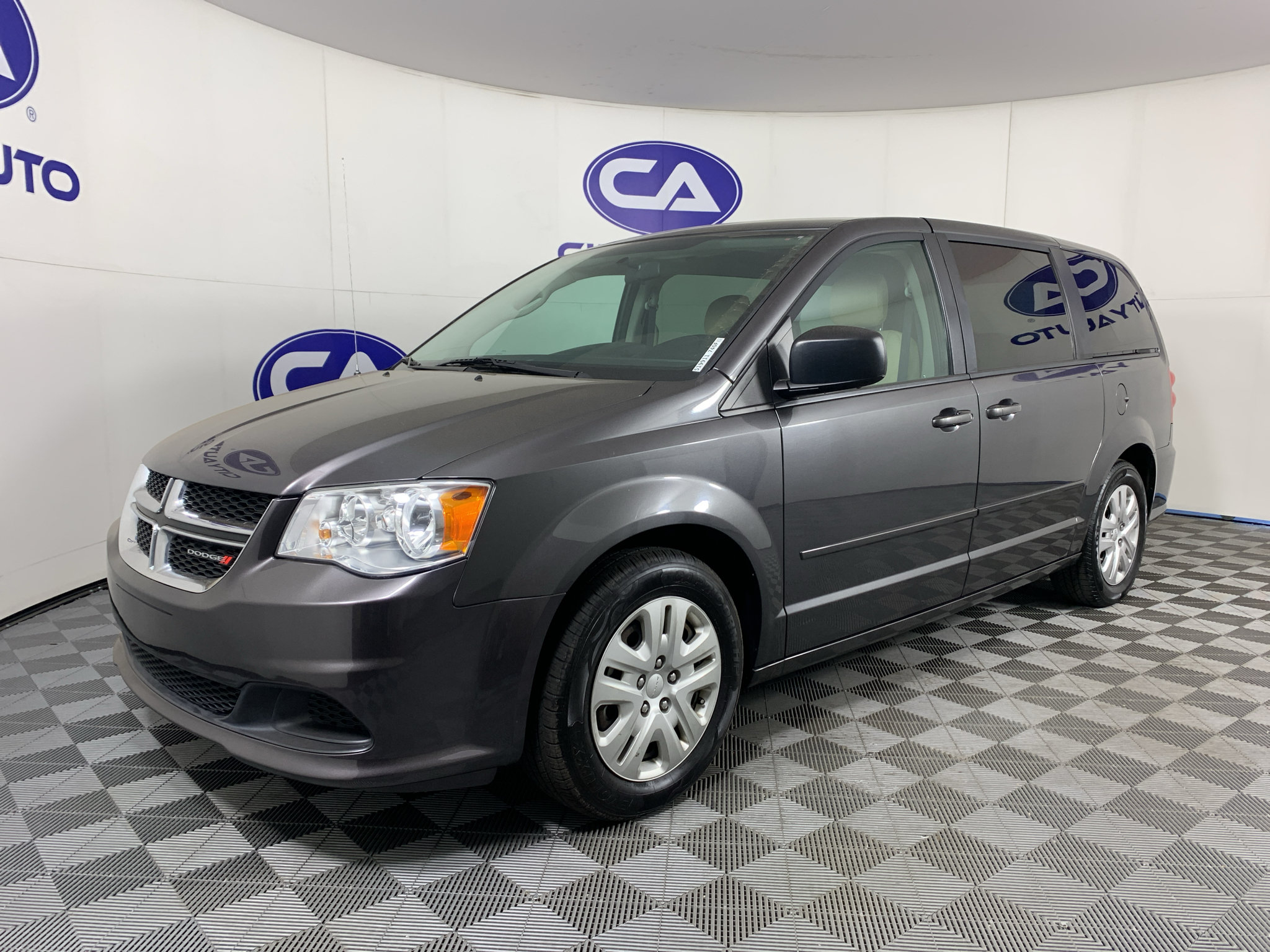 Used 2016 Dodge Grand Caravan SE w/ Quick Order Package 29E SE FWD image 6