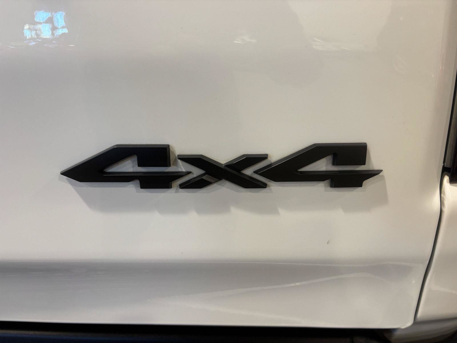 Used 2024 RAM 1500 Laramie AWD/4WD image 14