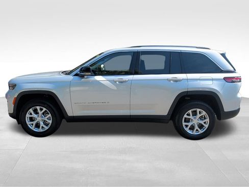 Used 2023 Jeep Grand Cherokee Limited AWD/4WD image 2